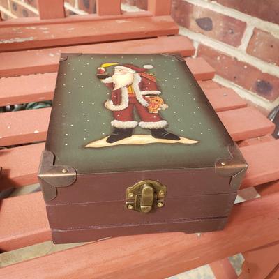 LOT 74L: Collection of Rustic Holiday Decor