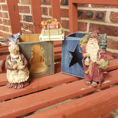LOT 74L: Collection of Rustic Holiday Decor