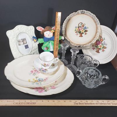 LOT 75D: Collection of Vintage & Antique Porcelain & Glass with 2 San Francisco Music Box Co New in Box Items