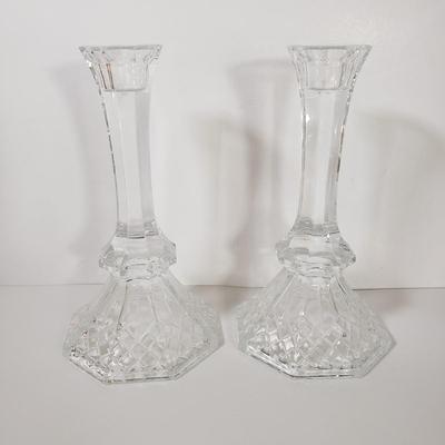 LOT 76D: Durand Crystal Bowl in Original Box with Other Crystal Decor