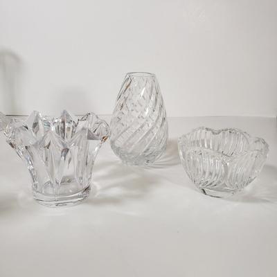 LOT 76D: Durand Crystal Bowl in Original Box with Other Crystal Decor