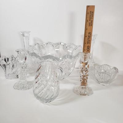 LOT 76D: Durand Crystal Bowl in Original Box with Other Crystal Decor