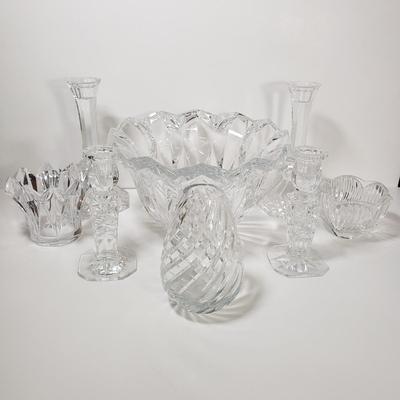 LOT 76D: Durand Crystal Bowl in Original Box with Other Crystal Decor