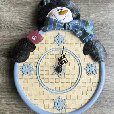 LOT 88G: Plastic Santa Lamp, Snowman Clocks & More Christmas Decor