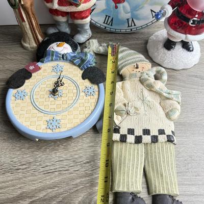 LOT 88G: Plastic Santa Lamp, Snowman Clocks & More Christmas Decor