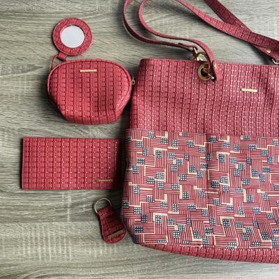 LOT 91G: Longaberger Purses & Wallets