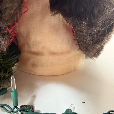 LOT 92G: Collection of Santa’s: Treasures of the Heart, Bit of Christmas & More