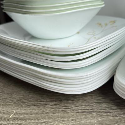 LOT 94G: Corelle Vitrelle Dishes & Coordinates Porcelain Mugs