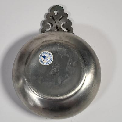 LOT 99G: Nice Small Collection of Various House Decorations
