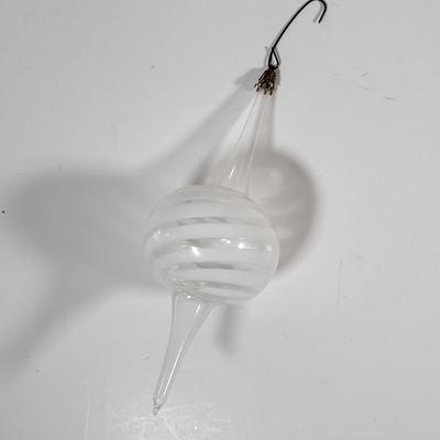 LOT 99G: Nice Small Collection of Various House Decorations