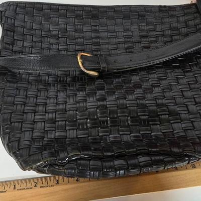 LOT 102G: Collection of Vintage Purses