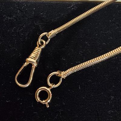 LOT 105G: Longaberger Baskets, New w/o Tag Longaberger Sweater, and Collection of Souvenir Key-chains, 15" Gold-tone Necklace