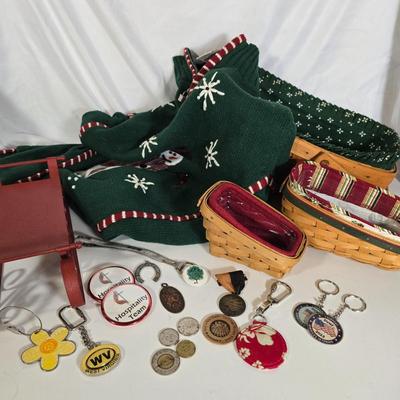 LOT 105G: Longaberger Baskets, New w/o Tag Longaberger Sweater, and Collection of Souvenir Key-chains, 15" Gold-tone Necklace