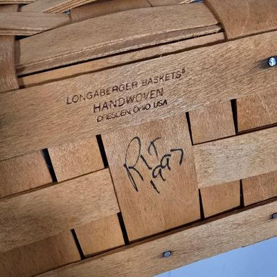 LOT 105G: Longaberger Baskets, New w/o Tag Longaberger Sweater, and Collection of Souvenir Key-chains, 15" Gold-tone Necklace