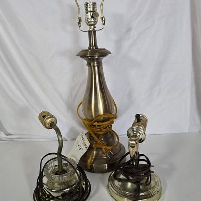 LOT 108G: Brass Table Lamp with 2 Wall Sconces