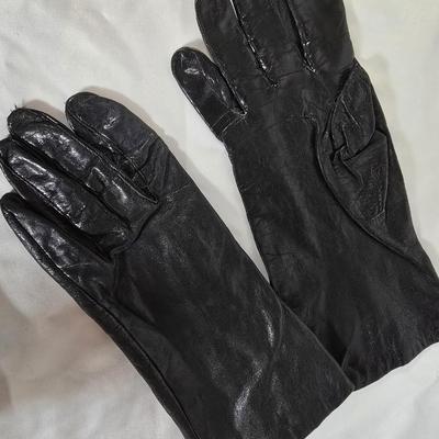LOT 109G: Collection of Nylon and Calfskin Vintage Gloves