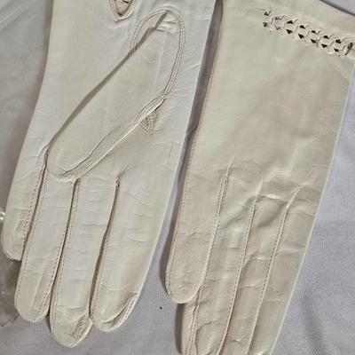 LOT 109G: Collection of Nylon and Calfskin Vintage Gloves