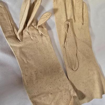 LOT 109G: Collection of Nylon and Calfskin Vintage Gloves