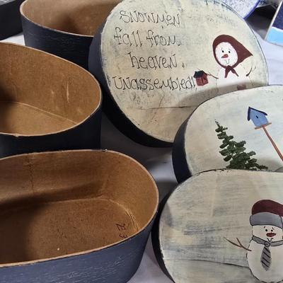 LOT 111G: Large Collection of Nesting Gift Boxes