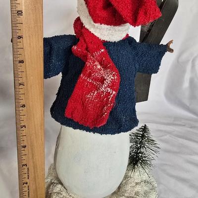 LOT 114G: Paper Mache and Resin Santa and Snowmen Decor