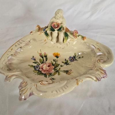 LOT 115G: Italian Ceramic Bowl, Porcelain Swans, and Collector Plates