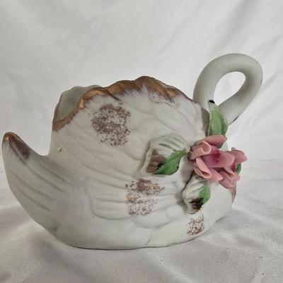 LOT 115G: Italian Ceramic Bowl, Porcelain Swans, and Collector Plates