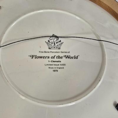 LOT 115G: Italian Ceramic Bowl, Porcelain Swans, and Collector Plates