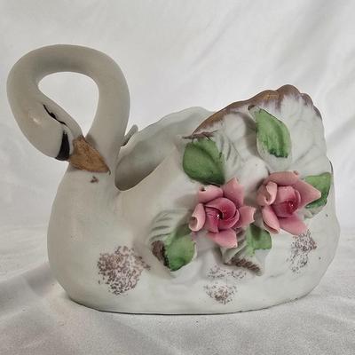 LOT 115G: Italian Ceramic Bowl, Porcelain Swans, and Collector Plates