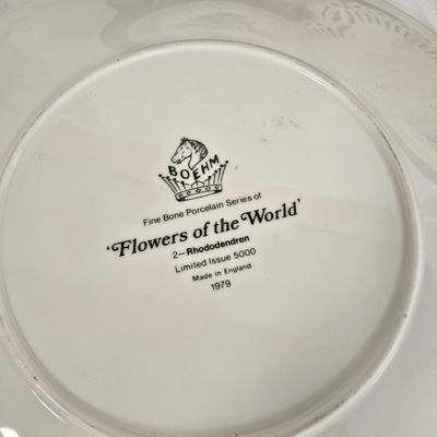 LOT 115G: Italian Ceramic Bowl, Porcelain Swans, and Collector Plates