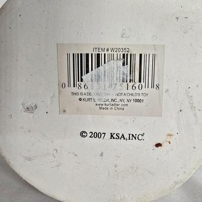 LOT 116G: Father Christmas Decor