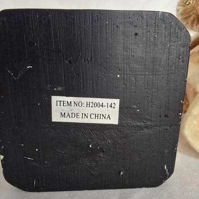 LOT 116G: Father Christmas Decor