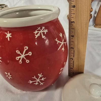 LOT 118G: Yankee Candle Accessories, Starbucks Mug, Hallmark Cookie Jar, and Gingerbread Men