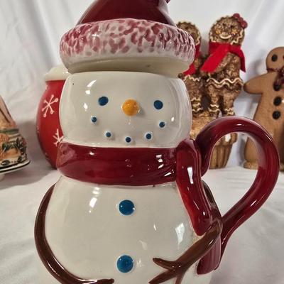 LOT 118G: Yankee Candle Accessories, Starbucks Mug, Hallmark Cookie Jar, and Gingerbread Men