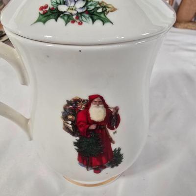 LOT 118G: Yankee Candle Accessories, Starbucks Mug, Hallmark Cookie Jar, and Gingerbread Men