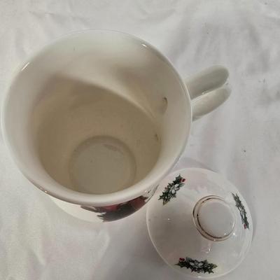 LOT 118G: Yankee Candle Accessories, Starbucks Mug, Hallmark Cookie Jar, and Gingerbread Men