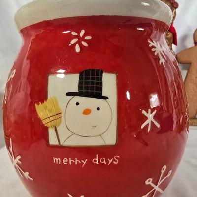 LOT 118G: Yankee Candle Accessories, Starbucks Mug, Hallmark Cookie Jar, and Gingerbread Men