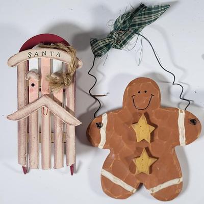 LOT 122G: Various Vintage Christmas Holiday Decorations