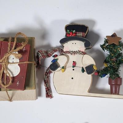 LOT 122G: Various Vintage Christmas Holiday Decorations