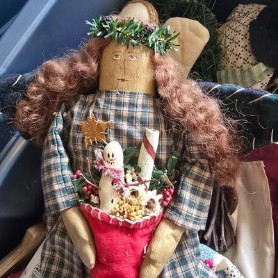 LOT 124G: Large Tote of Angel and Christmas Decor