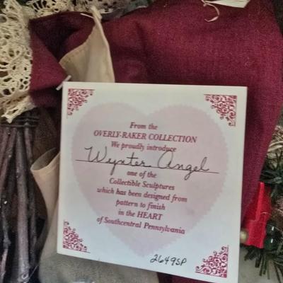 LOT 124G: Large Tote of Angel and Christmas Decor