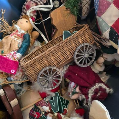 LOT 124G: Large Tote of Angel and Christmas Decor