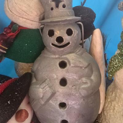 LOT 129G: Large Tote of Snowman Decor