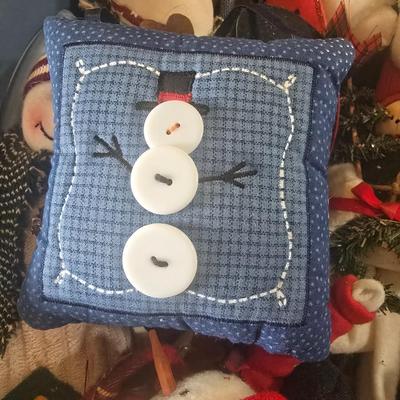 LOT 131G: Large Tote of Snowman Decor