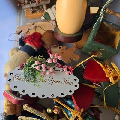LOT 132G: Large Tote of Snowman Decor