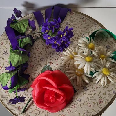 LOT 136G: Three Boxes of Vintage Style Womens Hats