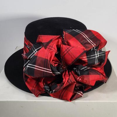 LOT 137G: Three Vintage Women's Hats and Matching Gloves Including Orignal Saks Fifth Avenue