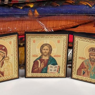 LOT 138G: Vintage Collection of European Holiday Items From Russia, India and More