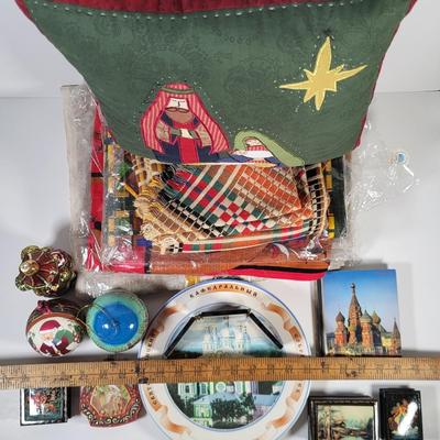 LOT 138G: Vintage Collection of European Holiday Items From Russia, India and More
