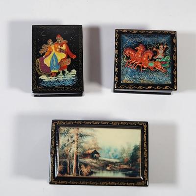 LOT 138G: Vintage Collection of European Holiday Items From Russia, India and More