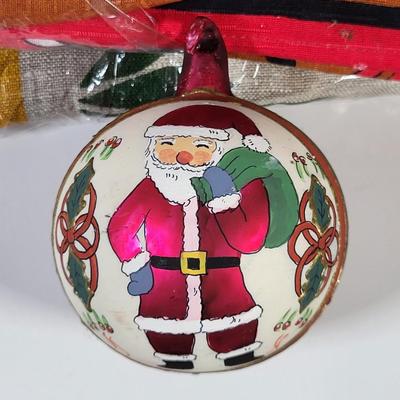 LOT 138G: Vintage Collection of European Holiday Items From Russia, India and More